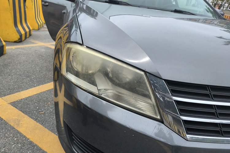 Used Volkswagen Lavida 2013 Revised Classic 1.6L Automatic Fashion Edition Right Front Headlight