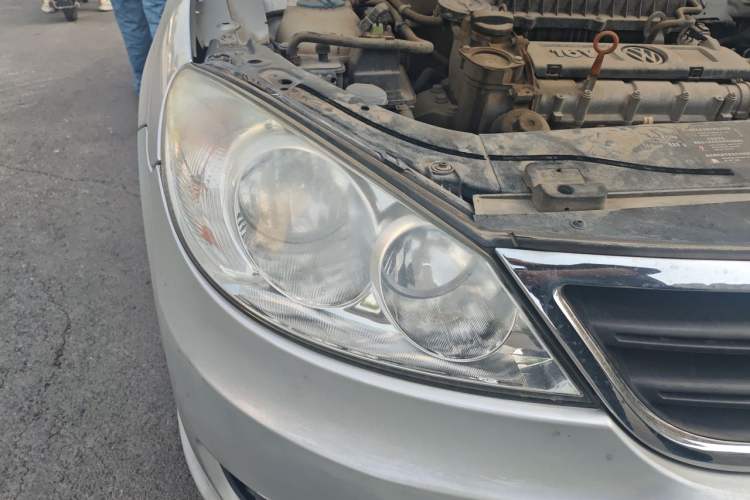 Used Volkswagen Lavida 2013 Classic 1.6L Manual Fashion Edition Right Front Headlight