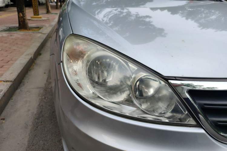 Used Volkswagen Lavida 2013 Classic 1.6L Manual Fashion Edition Right Front Headlight