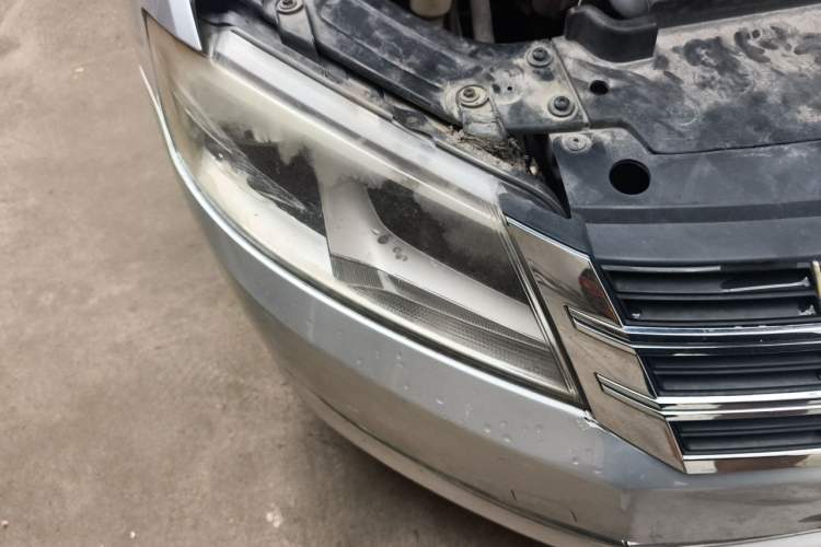 Used Volkswagen Lavida 2013 1.6L Automatic Luxury Edition Right Front Headlight