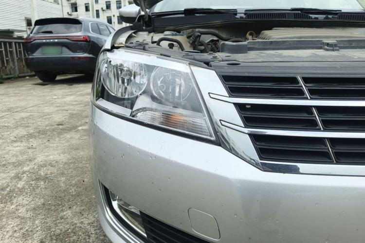 Used Volkswagen Lavida 2013 Restyled Classic 1.6L Manual Comfort Edition Right Front Headlight
