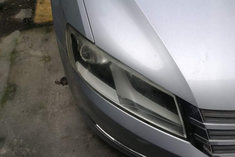 Used Volkswagen Lavida 2013 1.6L Automatic Comfort Edition Right Front Headlight