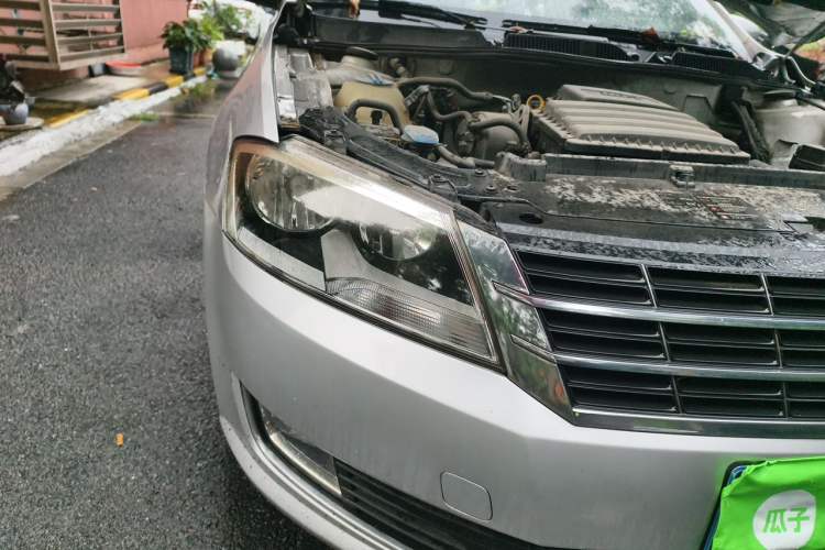 Used Volkswagen Lavida 2013 Restyled Classic 1.6L Automatic Comfort Edition Right Front Headlight