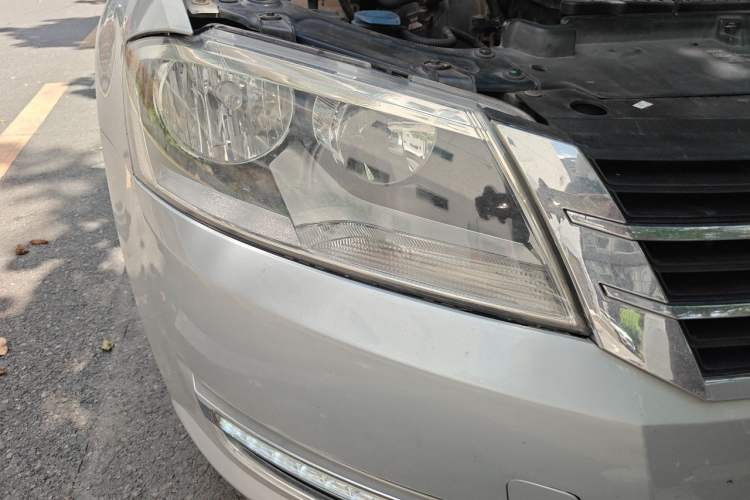 Used Volkswagen Lavida 2013 Revised Classic 1.6L Automatic Fashion Edition Right Front Headlight