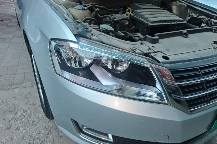 Used Volkswagen Lavida 2013 Restyled Classic 1.6L Automatic Comfort Edition Right Front Headlight