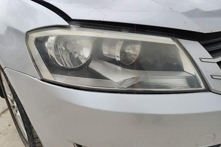 Used Volkswagen Lavida 2013 Revised Version 1.6L Automatic Luxury Edition Right Front Headlight