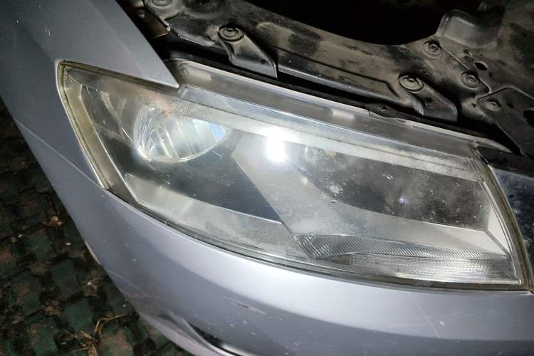 Used Volkswagen Lavida 2013 Revised Classic 1.6L Automatic Fashion Edition Right Front Headlight