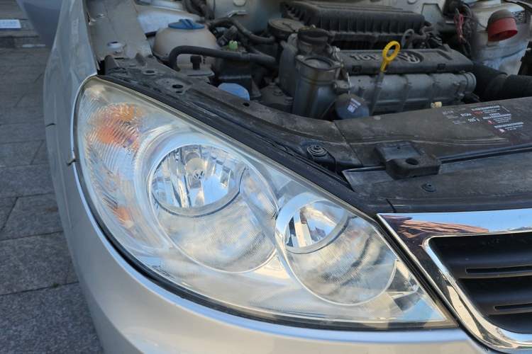 Used Volkswagen Lavida 2013 1.6L Manual Fashion Edition Right Front Headlight