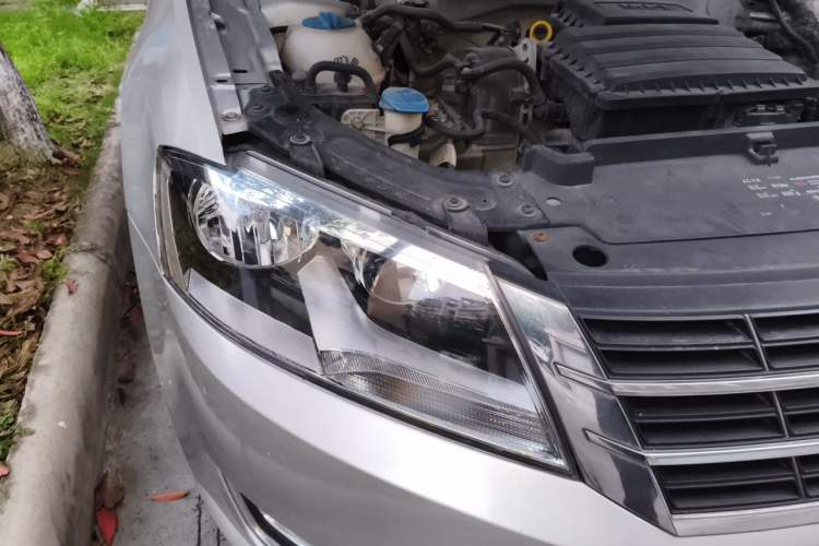 Used Volkswagen Lavida 2013 Restyled Classic 1.6L Automatic Comfort Edition Right Front Headlight