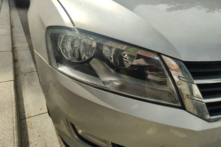 Used Volkswagen Lavida 2013 1.4TSI DSG Comfort Edition Right Front Headlight
