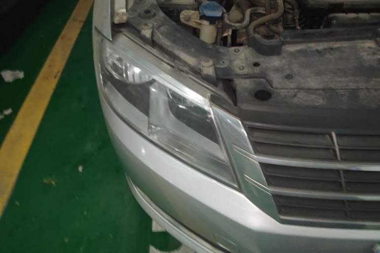 Used Volkswagen Lavida 2013 Revised Version 1.4 TSI DSG Comfort Edition Right Front Headlight