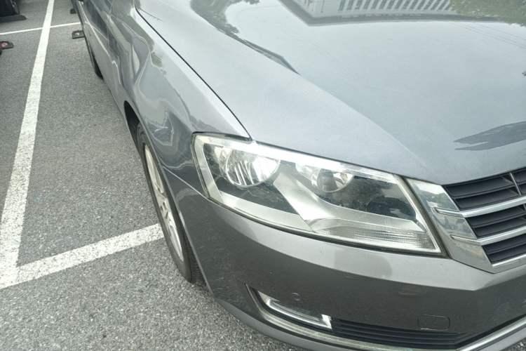 Used Volkswagen Lavida 2013 1.6L Manual Comfort Edition Right Front Headlight
