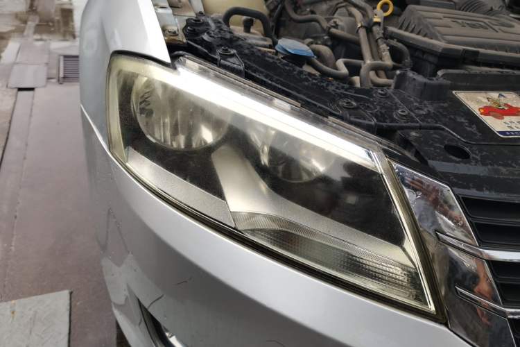 Used Volkswagen Lavida 2013 Revised Version 1.4 TSI DSG Comfort Edition Right Front Headlight