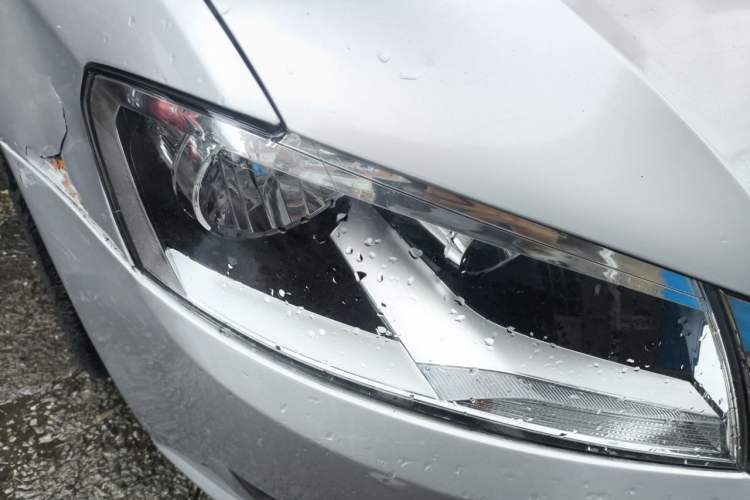 Used Volkswagen Lavida 2013 1.6L Automatic Comfort Edition Right Front Headlight
