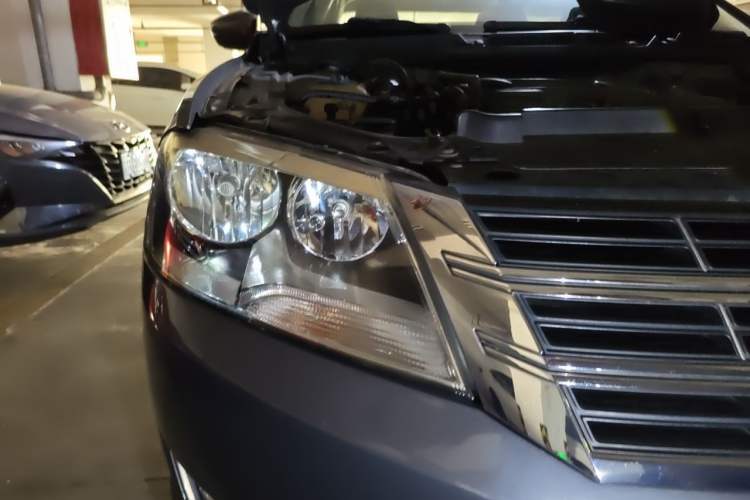 Used Volkswagen Lavida 2013 1.4TSI DSG Luxury Edition Right Front Headlight