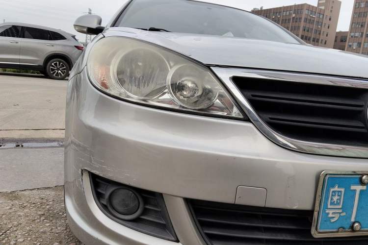 Used Volkswagen Lavida 2013 Classic 1.6L Automatic Fashion Edition Right Front Headlight