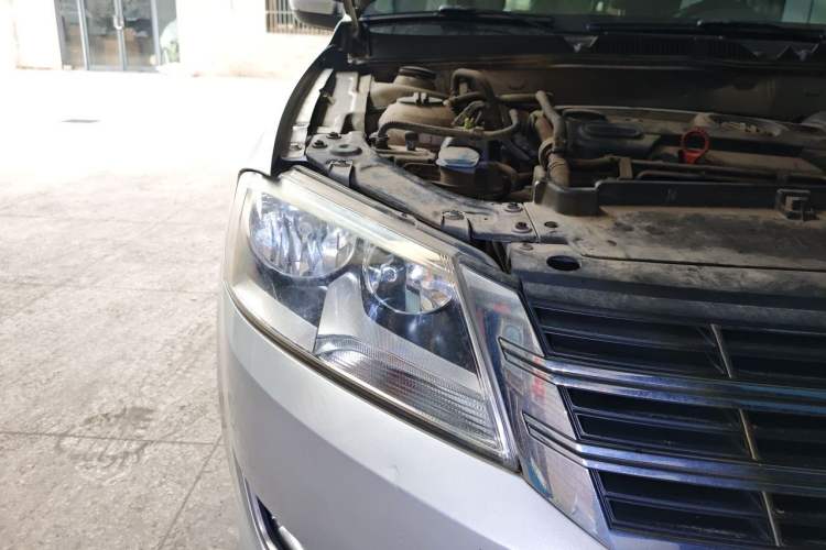 Used Volkswagen Lavida 2013 1.4TSI Manual Comfort Edition Right Front Headlight