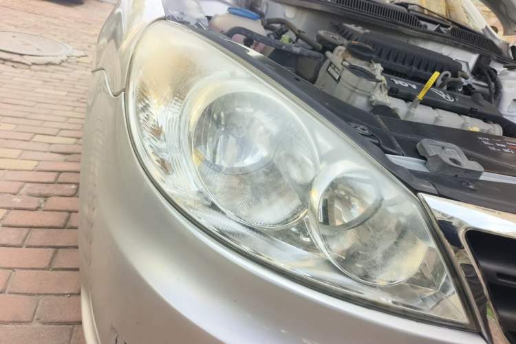 Used Volkswagen Lavida 2013 Classic 1.6L Manual Fashion Edition Right Front Headlight