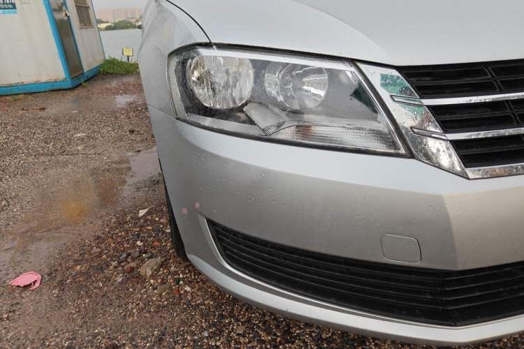 Used Volkswagen Lavida 2013 Revised Classic 1.6L Automatic Fashion Edition Right Front Headlight