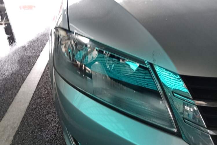 Used Volkswagen Lavida 2013 Restyled Classic 1.6L Automatic Comfort Edition Right Front Headlight
