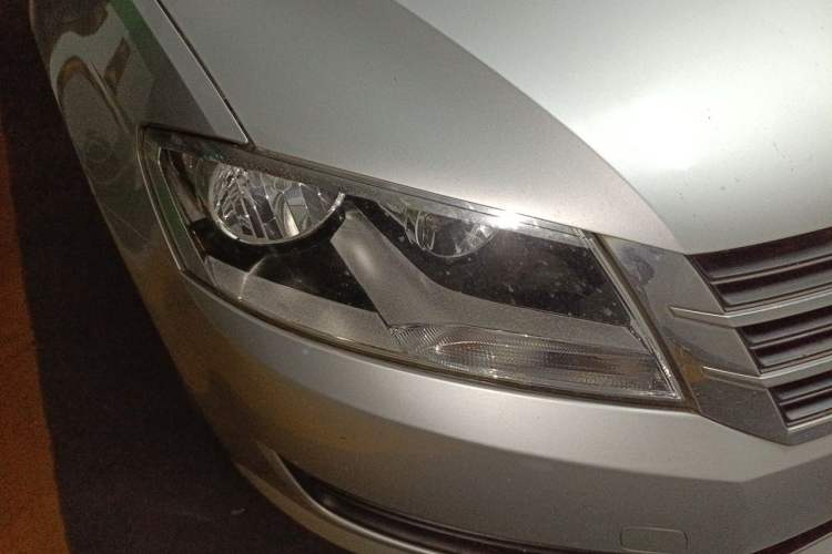 Used Volkswagen Lavida 2013 Revised Classic 1.6L Automatic Fashion Edition Right Front Headlight