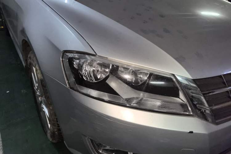 Used Volkswagen Lavida 2013 Restyled Classic 1.6L Automatic Comfort Edition Right Front Headlight