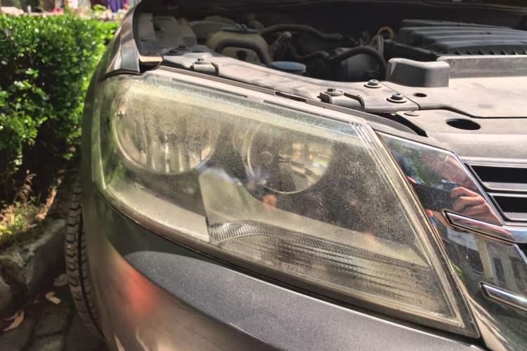 Used Volkswagen Lavida 2013 Restyled Classic 1.6L Automatic Comfort Edition Right Front Headlight