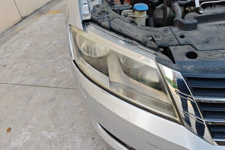 Used Volkswagen Lavida 2013 1.4TSI DSG Comfort Edition Right Front Headlight