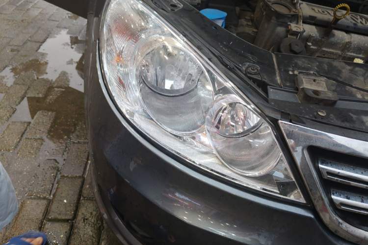 Used Volkswagen Lavida 2013 Classic 1.6L Automatic Fashion Edition Right Front Headlight