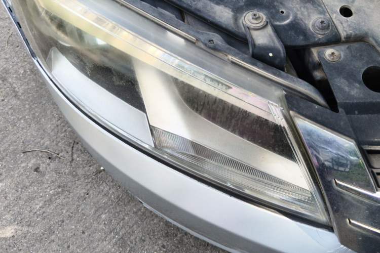 Used Volkswagen Lavida 2013 Restyled Classic 1.6L Automatic Comfort Edition Right Front Headlight