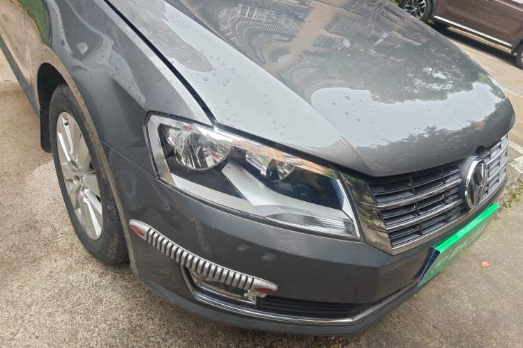 Used Volkswagen Lavida 2013 Restyled Classic 1.6L Manual Comfort Edition Right Front Headlight