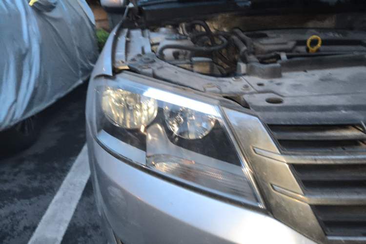 Used Volkswagen Lavida 2013 1.4TSI Manual Comfort Edition Right Front Headlight