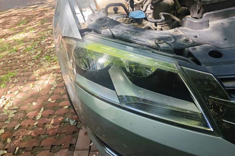 Used Volkswagen Lavida 2013 Restyled Classic 1.6L Automatic Comfort Edition Right Front Headlight