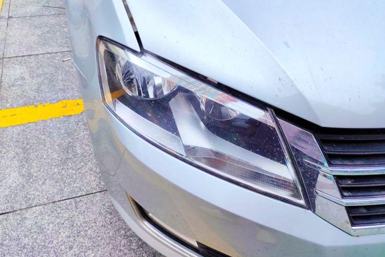 Used Volkswagen Lavida 2013 Revised Version 1.4 TSI DSG Comfort Edition Right Front Headlight