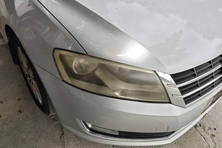 Used Volkswagen Lavida 2013 1.6L Manual Comfort Edition Right Front Headlight