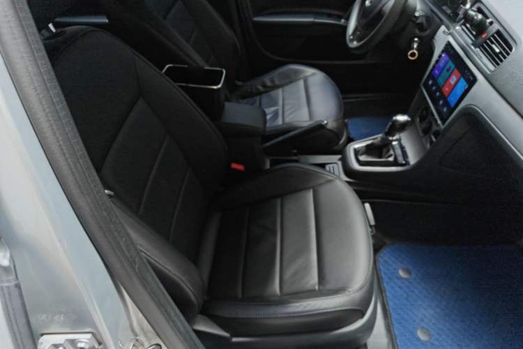 Used Volkswagen Lavida 2013 Revised Version 1.4 TSI DSG Comfort Edition Right Front Seat