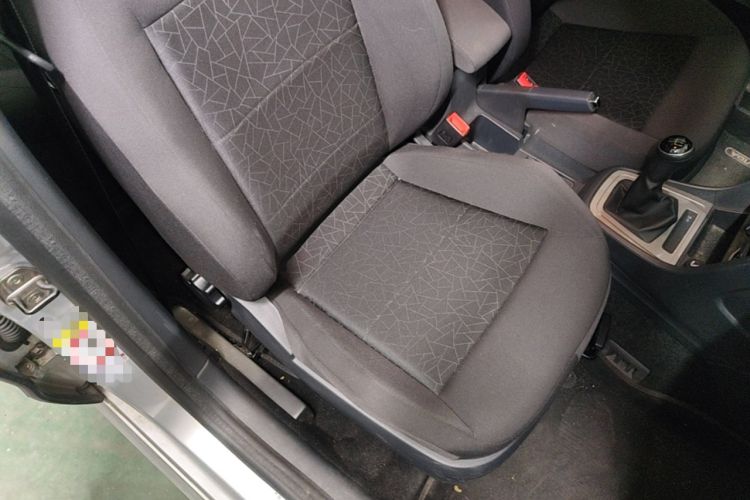 Used Volkswagen Lavida 2013 Revised Classic 1.6L Manual Fashion Edition Right Front Seat
