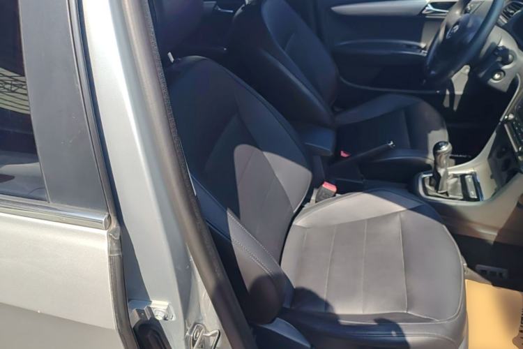 Used Volkswagen Lavida 2013 Restyled Classic 1.6L Manual Comfort Edition Right Front Seat