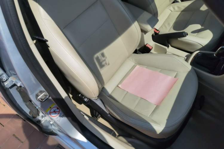 Used Volkswagen Lavida 2013 1.4TSI DSG Comfort Edition Right Front Seat
