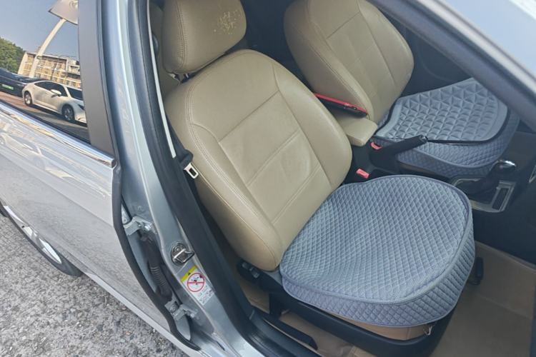 Used Volkswagen Lavida 2013 Revised Classic 1.6L Automatic Fashion Edition Right Front Seat