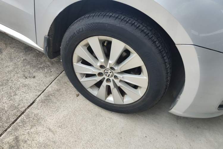 Used Volkswagen Lavida 2013 Restyled Classic 1.6L Automatic Comfort Edition Right Front Wheel Hub