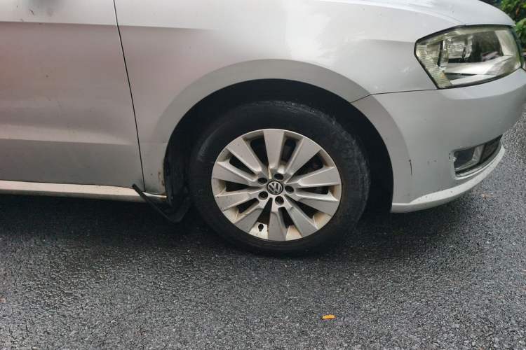 Used Volkswagen Lavida 2013 Restyled Classic 1.6L Automatic Comfort Edition Right Front Wheel Hub