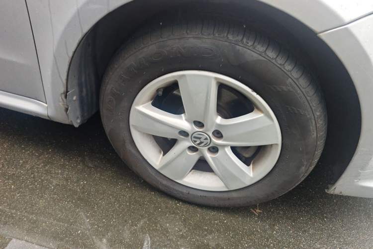 Used Volkswagen Lavida 2013 Classic 1.6L Manual Fashion Edition Right Front Wheel Hub