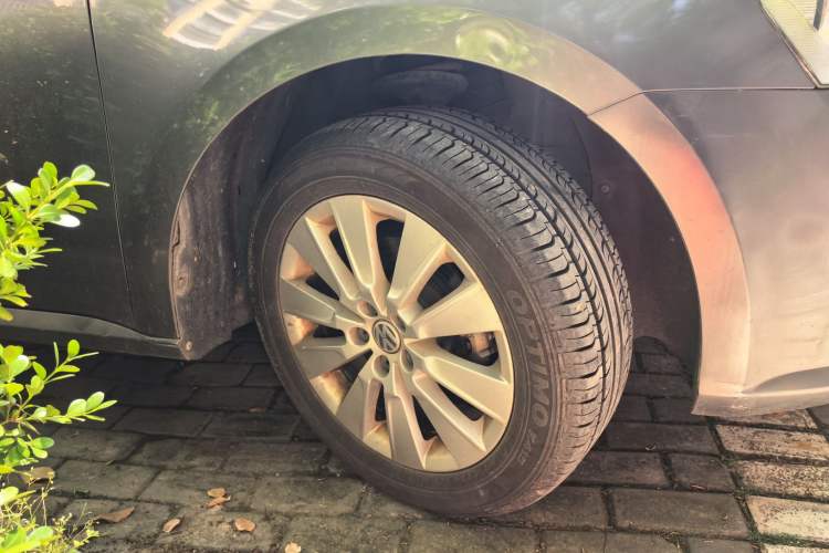 Used Volkswagen Lavida 2013 Restyled Classic 1.6L Automatic Comfort Edition Right Front Wheel Hub
