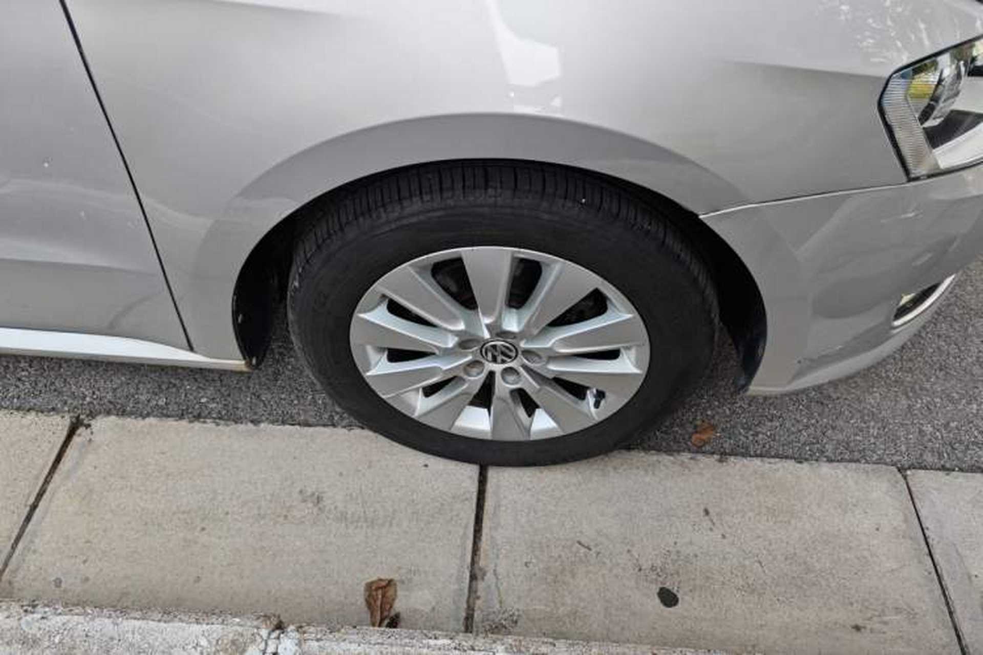 Used Volkswagen Lavida 2013 Revised Version 1.4 TSI Manual Comfort Edition Right Front Wheel Hub