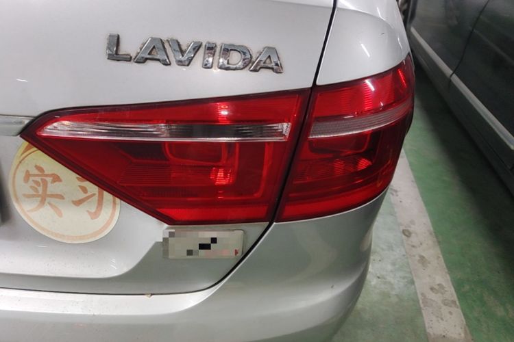 Used Volkswagen Lavida 2013 Revised Classic 1.6L Manual Fashion Edition Right Rear Taillight