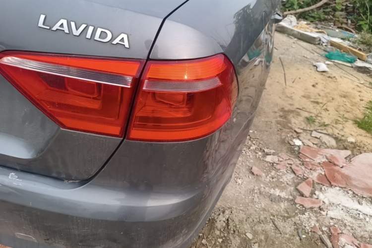 Used Volkswagen Lavida 2013 Revised Classic 1.6L Manual Fashion Edition Right Rear Taillight