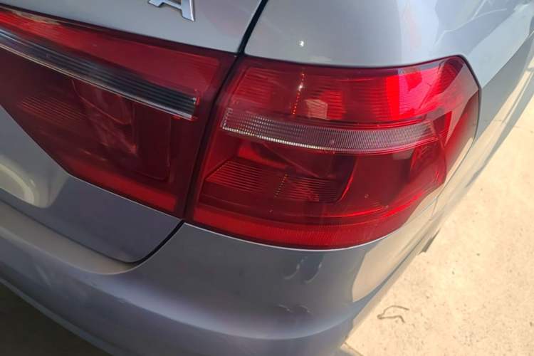Used Volkswagen Lavida 2013 Restyled Classic 1.6L Manual Comfort Edition Right Rear Taillight