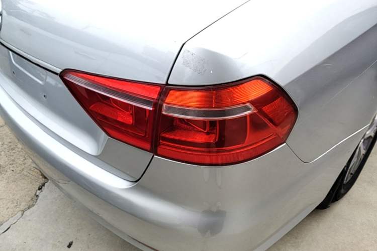 Used Volkswagen Lavida 2013 Revised Classic 1.6L Automatic Fashion Edition Right Rear Taillight