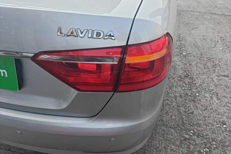 Used Volkswagen Lavida 2013 Revised Classic 1.6L Automatic Fashion Edition Right Rear Taillight
